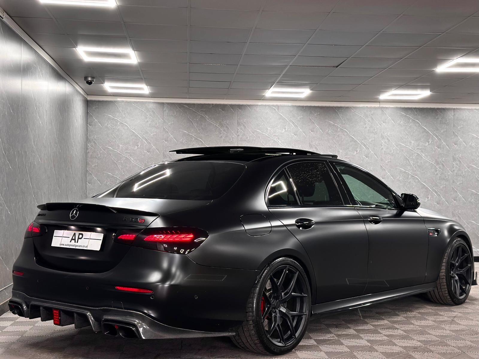 Mercedes-Benz E Class secondary view